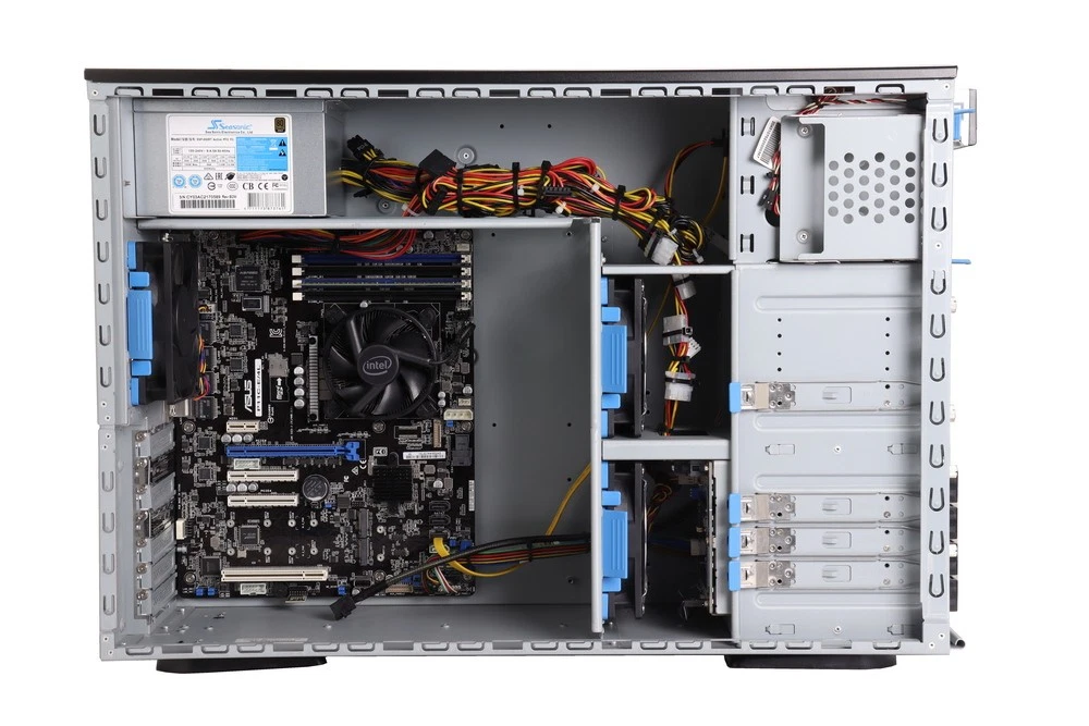 Terra Server 3530 G4 // 1x E-2236, 32GB RAM, 4x LFF