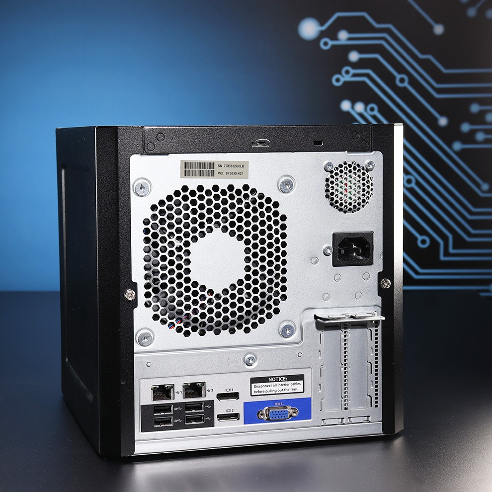 HPE ProLiant MicroServer Gen10 // AMD X3216, 8GB RAM, 4x LFF Backplane