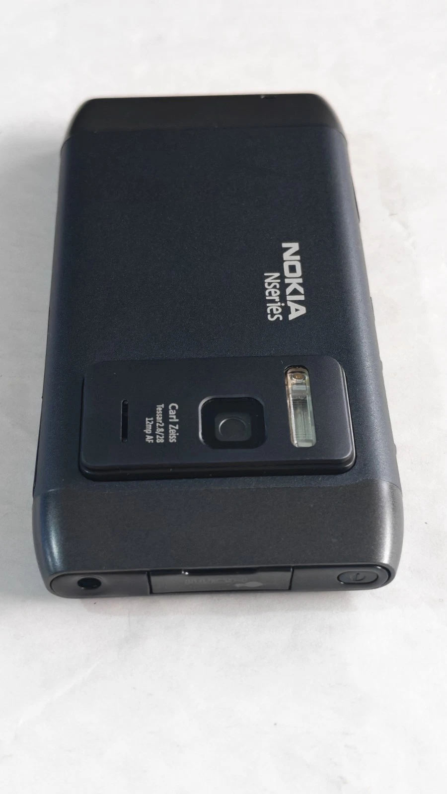 Nokia N8 N8-00 3G WIFI GPS 12MP Touchscreen 3.5" 16GB Smartphone Reboxed