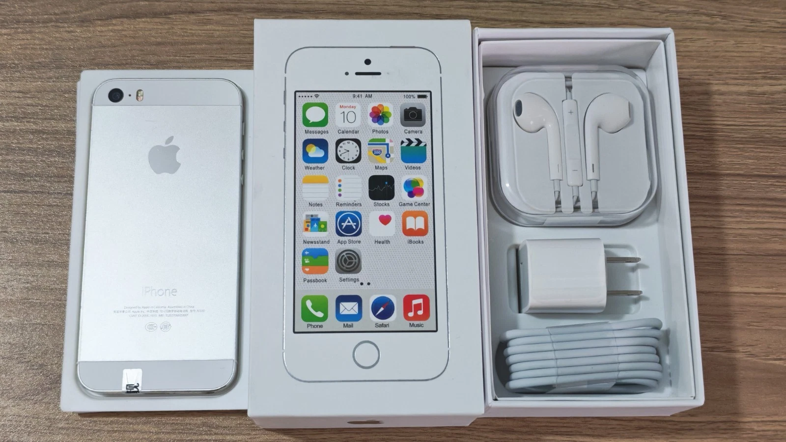 Apple iPhone 5s Unlockd 16GB 32GB 64GB iOS 12 Silver Gold Black With Accessories
