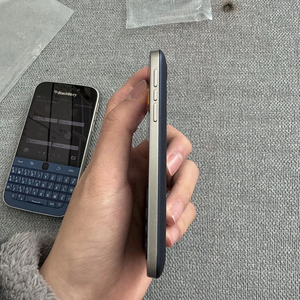 BlackBerry Classic Q20 16GB+2GB RAM Unlocked 4G LTE Qwerty Keyboard Mobile Phone