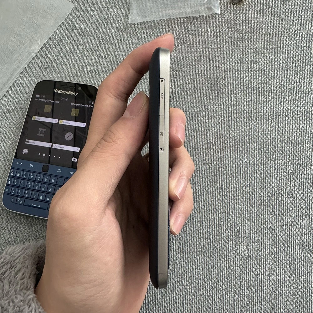 BlackBerry Classic Q20 16GB+2GB RAM Unlocked 4G LTE Qwerty Keyboard Mobile Phone