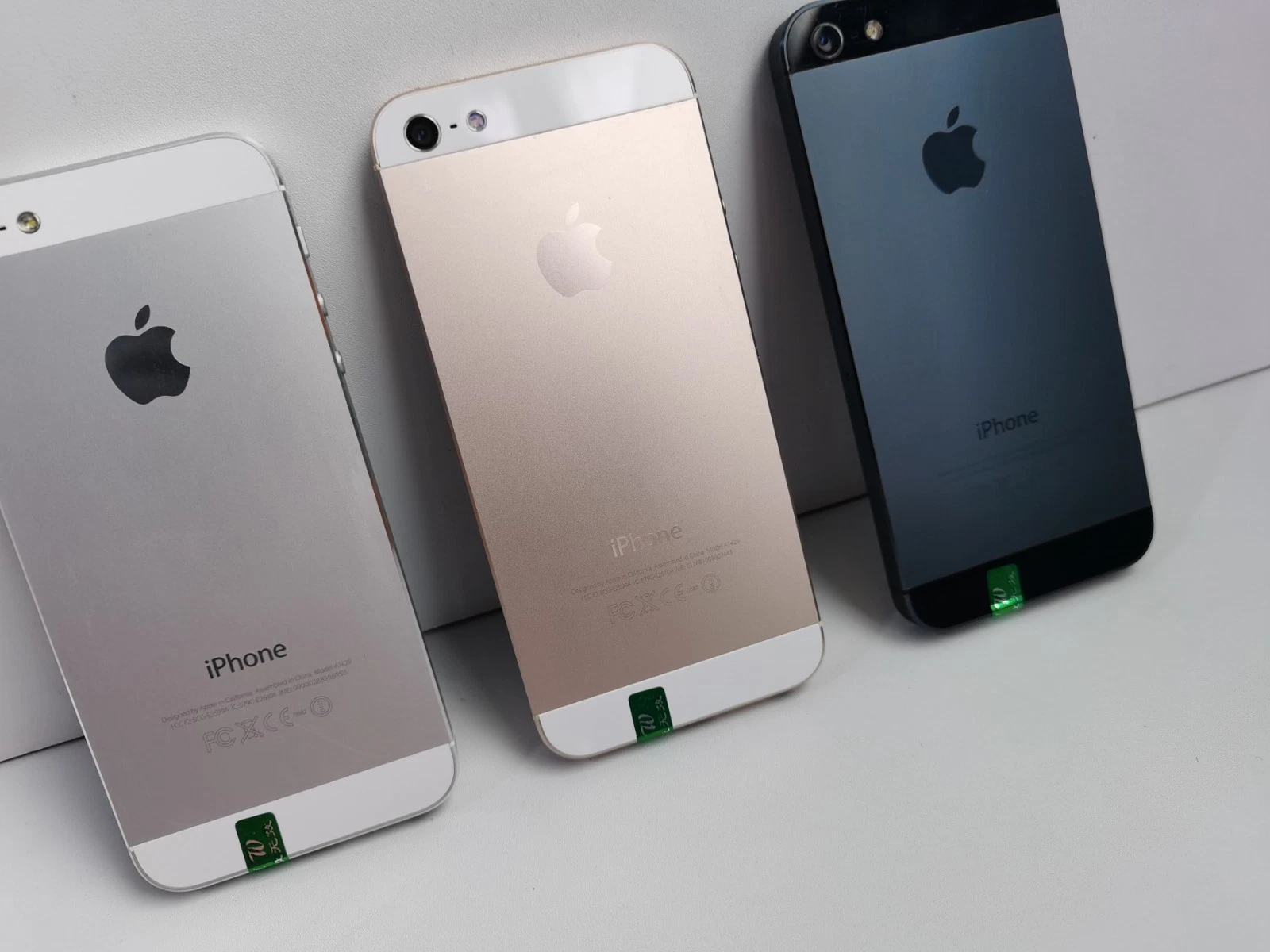 Apple iPhone 5 Black Silver Gold 16 GB 32 GB 64GB Unlocked New Battery Test