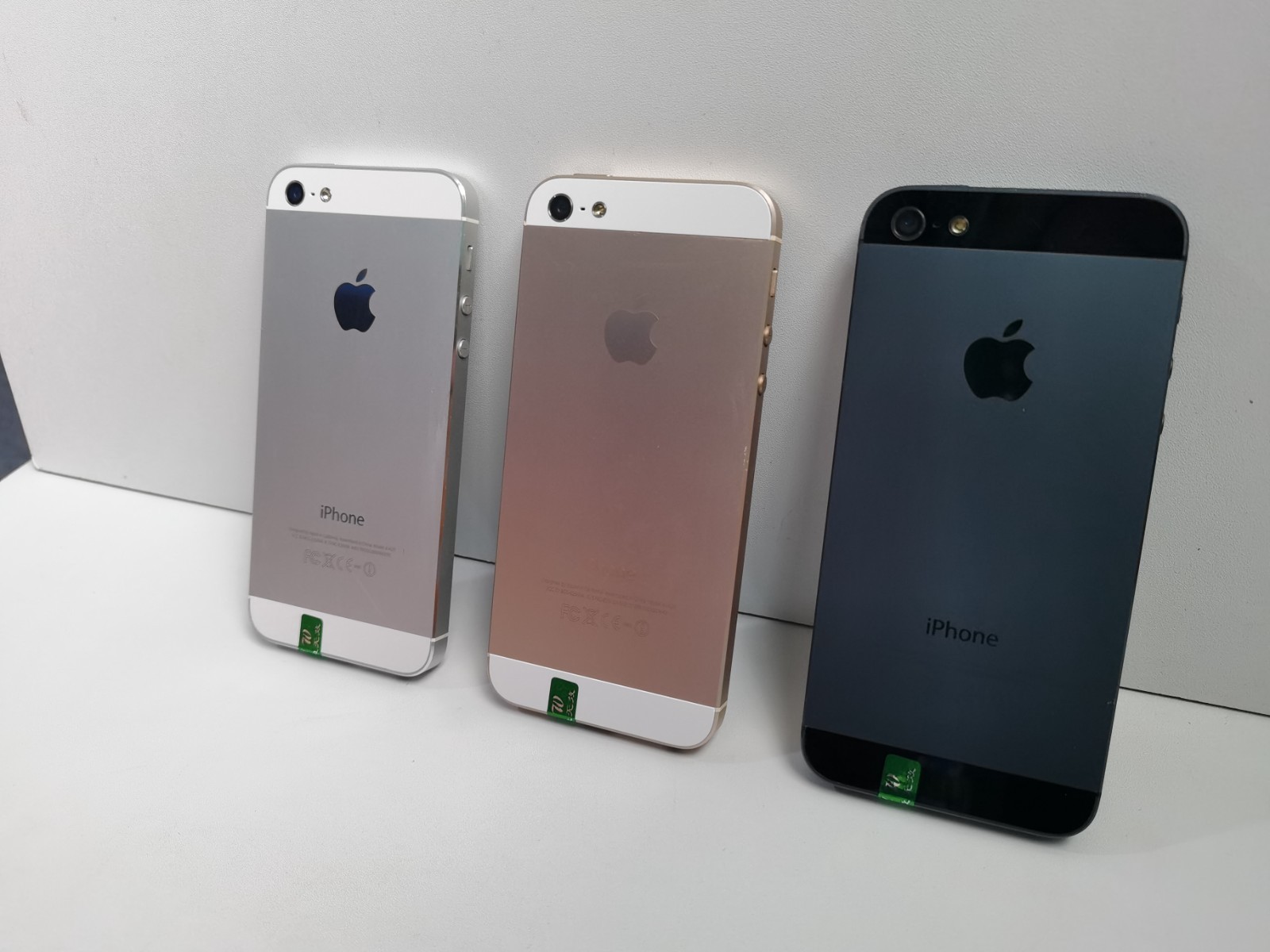 Apple iPhone 5 Black Silver Gold 16 GB 32 GB 64GB Unlocked New Battery Test