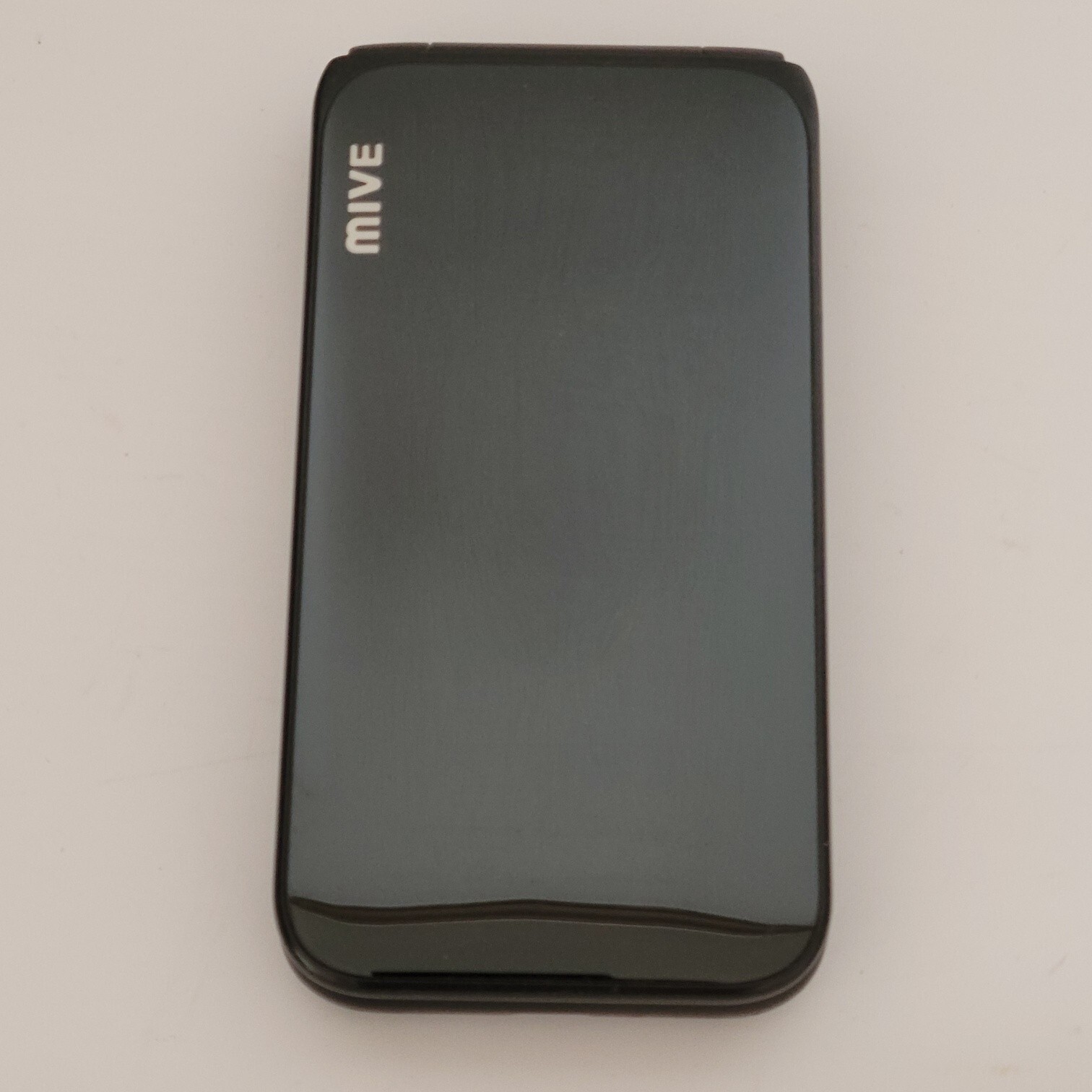 ALT MIVE AT-M120 Style Folder cell phone 32GB LTE/3G Black Unlocked