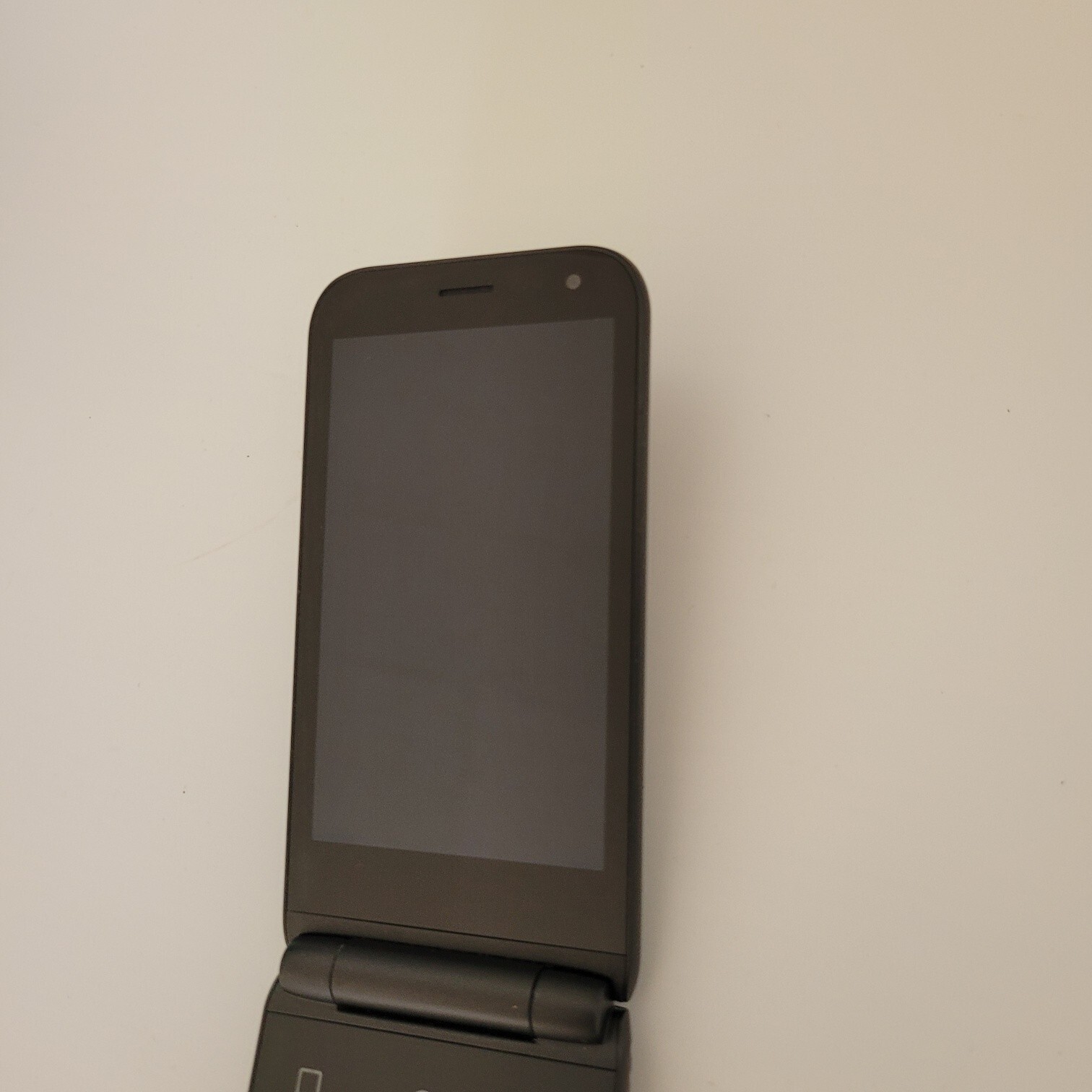 ALT MIVE AT-M120 Style Folder cell phone 32GB LTE/3G Black Unlocked