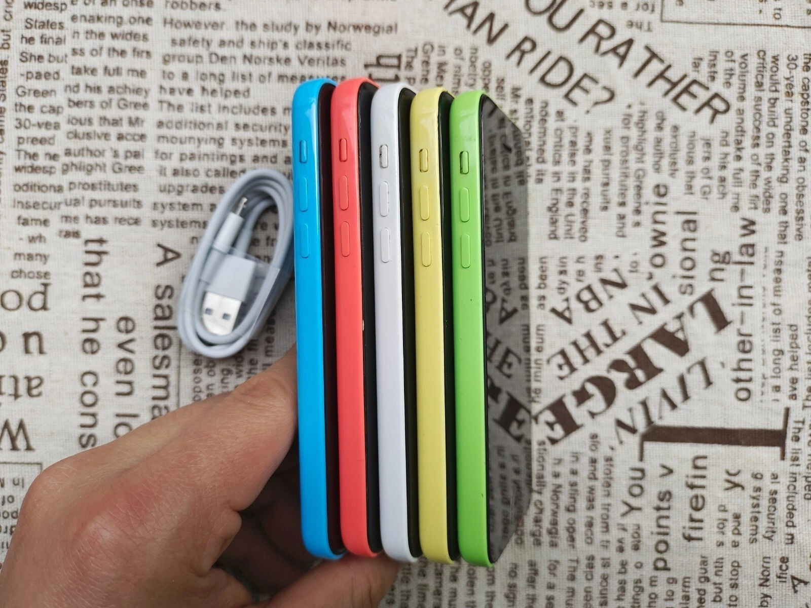 Apple iPhone 5C UNlocked 8/16/32GB BLUE/GREEN/PINK/WHITE/ YELLOW - New Battery